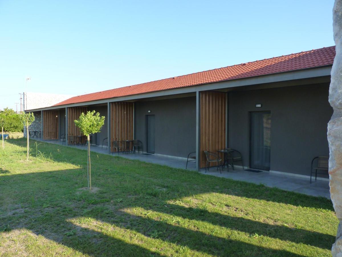 Comfort Suites & Rooms Lárissa Exterior foto
