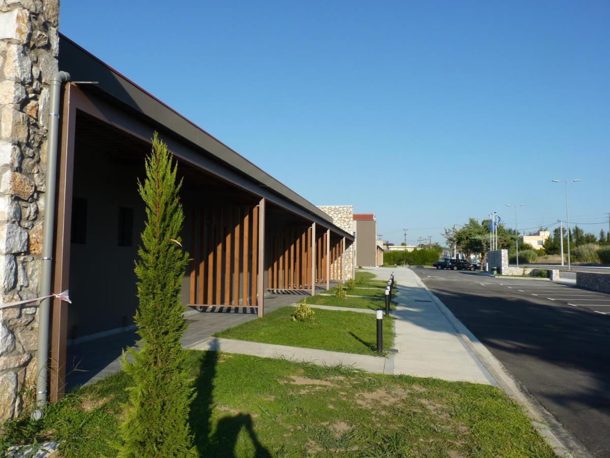 Comfort Suites & Rooms Lárissa Exterior foto